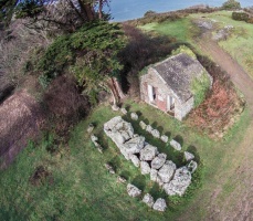 Le Couperon dolmen and guardhouse