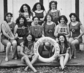 Ladies' Christmas swim, 1907