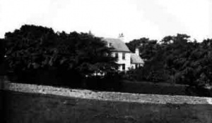 This picture of Vale Farm is believed to date from the 19th century, as does the one at the top left of the page, taken by Ernest Baudoux