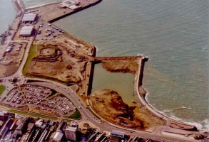 A new section is added to the reclaimed land beyond the Esplanade in 1995