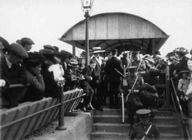 Soldiers leave for war