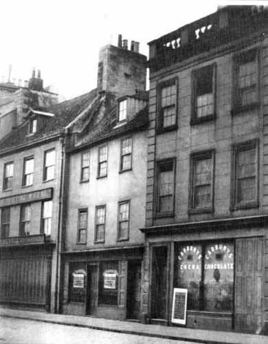 The original 19th century buildings of Nos 11, 13 and 15 (on the right)