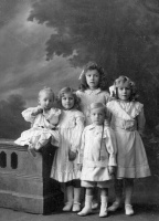 Cooke children: Arthur, Dorothy, May, Wilfred and Olive