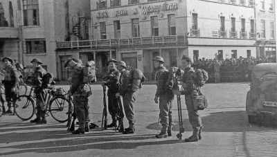 Soldiers wait at the Weighbridge