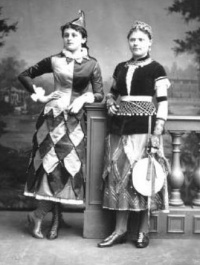 Amy Powell and Maud Irene de Gruchy photographed by Ernest Baudoux (Guy Dixon)