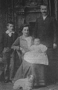Left to right: Jack de Gruchy, Elizabeth Ann de Gruchy, nee Jeune, Faith de Gruchy and Thomas John de Gruchy (1856- ) (Ann Woolf, nee Steedman, Australia)