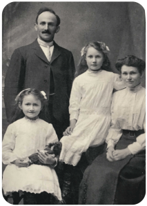 John William Queree (1879-1955) and Louisa, nee D'Aubert, Ivy May and Gladys