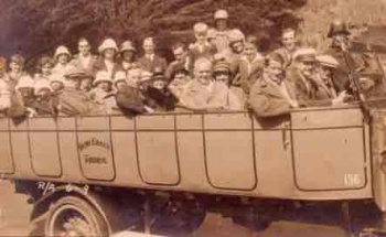 A charabanc outing photographed by Albert Smith