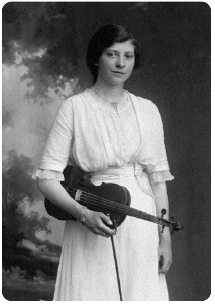 File:GirlWithViolinOuless.png
