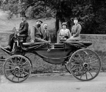 Duval family in their carriage in 1914