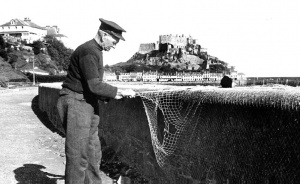 Repairing a net at Gorey in 1938