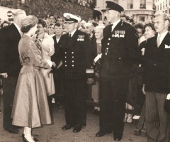 Albert Peter l'Amy meets the Queen