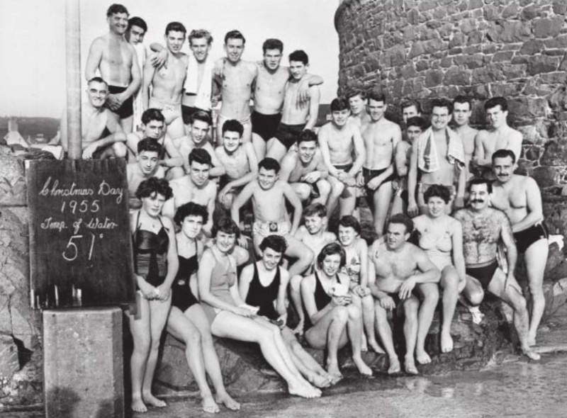 File:J19JSCXmasSwim1955.jpg