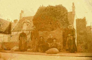 Breton workers in 1906