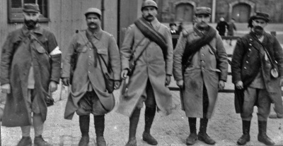 French soldiers arriving on leave in January 1917.