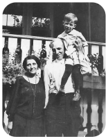 Herbert Miller Landis and Elizabeth, nee Garnier and grandson Robert Louis Lesage