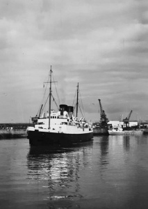 ... completing her turn ready to go astern to her berth. These two photographs, clearly taken at the same time, were obtained from different sources, several months apart in 2018