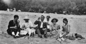 A 1923 picnic on the beach