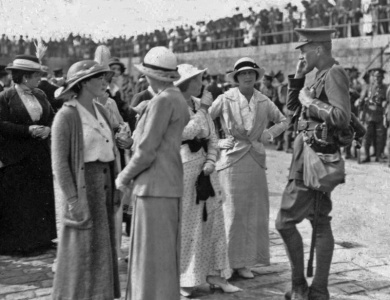 An officer of the 1st Battalion Devonshire Regiment converses with civilians at St Helier Harbour on 21 August 1914, the date the unit left for active service in France. The battalion had been present as Jersey’s regular army garrison since 1911 and developed a close relationship with Islanders.