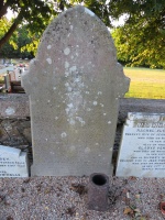 St Saviour's Church - Ici repose le corps de Jean Gallichan de Bagot Villa en cette paroisse décédé janvier 1871, agé de 79 ans. Nancy Renouf Veuve du susdit décédée le 6 fév 1876 agée de 86 ans. Elizabeth Gallichan, femme de Philippe Benest. Jean Pierre Vernon Falle 1887. Anne Elizabeth Gallichan 1888. Jean Pierre Vernon Falle 1936 age de 89 ans
