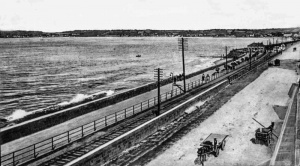 Looking towards West Park along a very quiet Esplanade - picture courtesy of Jersey Temps Passe