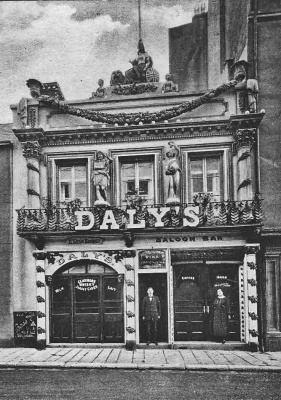 The proprietors outside Daly's in 1900