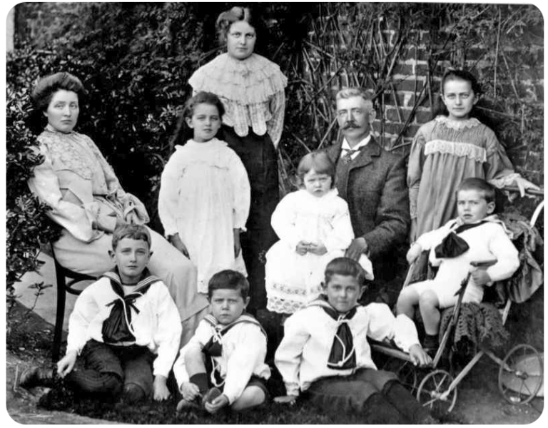 File:An23Joseph&MaryMitchell&Family.png