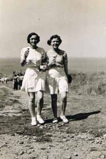 Mini skirts were not an invention of the '60s. This picture was taken 30 years earlier ...