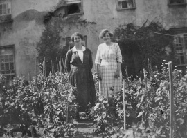 Ethel Maud Phillips, nee Cornick, with her daughter Winifred Ethel - 1920s