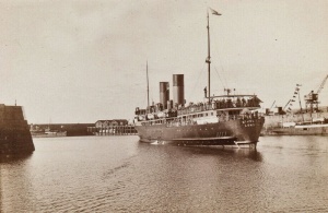 St Julien was registered in London when this photograph was taken in 1926, but the picture at the top of the page reveals that at another time she was registered in Weymouth