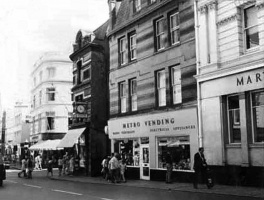 Metro Vending, Halkett Place