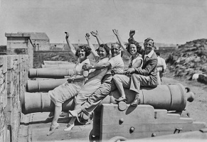 Holidaymakers at Elizabeth Castle in the 1930s