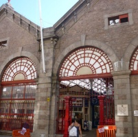 The gateway on the Halkett Place side and the adjoining bay are as they always were, but I deliberately excluded the next bay from this photograph, so that we can pretend that the ugly box that contains some sort of machinery was never misplaced there, and return quickly to exit into ...