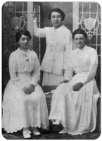 Sisters Clare, Alice and Mary Ann Smith (1889-1959)