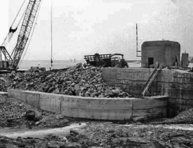 July 1973 - The toe wall joins the stub of the 1870s pier