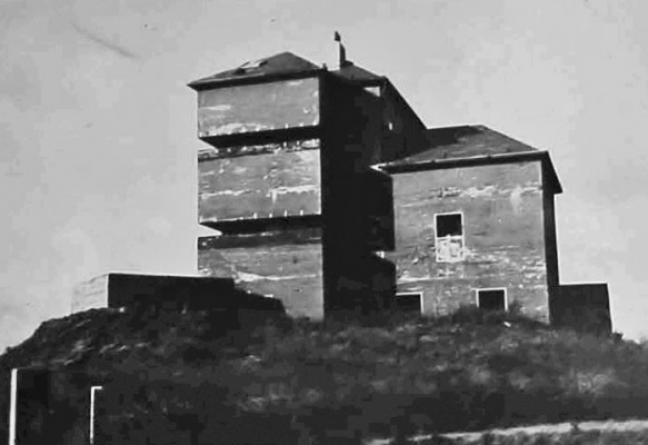 A large German bunker disguised as a housew ...