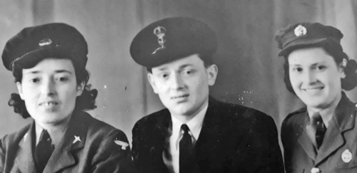 Siblings Elsie, Eddie and Edith Le Maistre in uniform ...