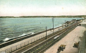The track along the Esplanade was between the promenade and the road