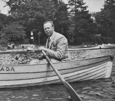 Arthur McAllen was born in St Helier in 1894, the son of John (1858-1931) and Ada, nee Turner. He married Florence Phoebe Hopper in London in 1920 and they had two children, Iris and Kenneth