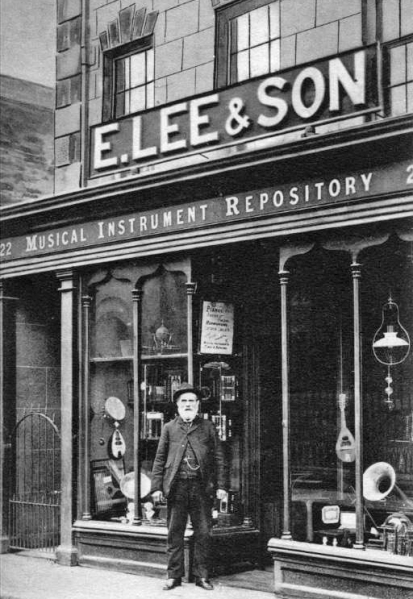 File:H24Lee&Son22NewStreet1900.png