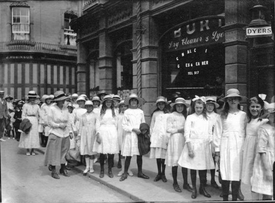 Pupils in Bath Street in 1912