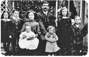 Henry and Laura Gallie, nee Pinel, with their family in 1901