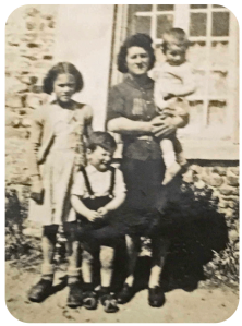 Maria Mauger and her children, 1945