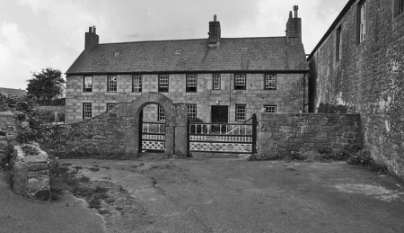 1979 Jersey Evening Post picture. The farm building on the right has been replaced by the lde la Croix development.