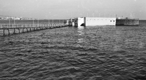 High tide in 1977 - Picture Jersey Evening Post