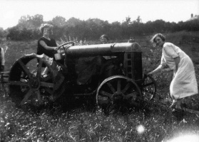 Dorothy, Mabel Rachel and Lizzie Pallot