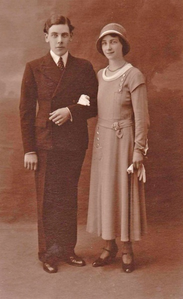 File:E19Fashion1920s.jpg