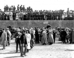 Concours Musicale competitors arrive