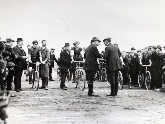The start of a cycle race in 1903