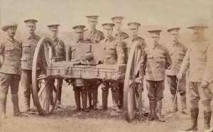 Militia artillery crew